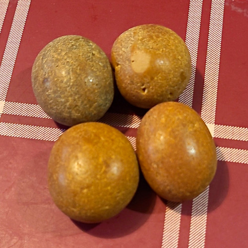 Manerism stone play with - stone/,