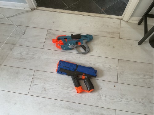 Bundle two nerf guns - of,