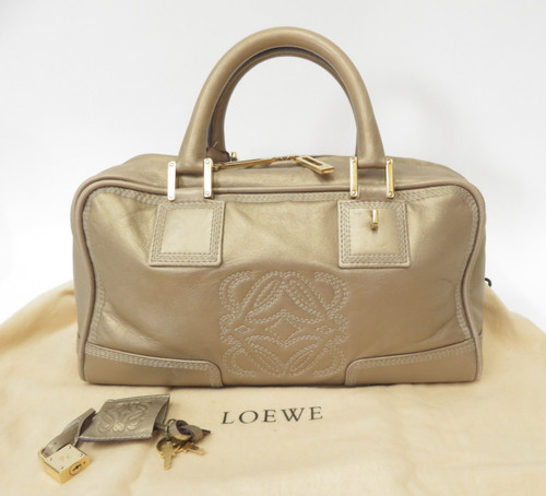 Authentic loewe anagram - authentic,