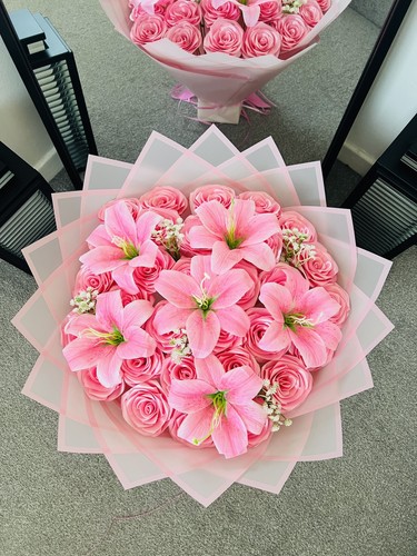 Eternal roses and - roses, lillies