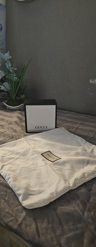 100 authentic gucci - 100%,
