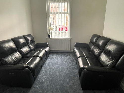 Dfs black leather reclining - black,