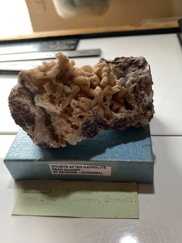 Stilbite after natrolite - stilbite,