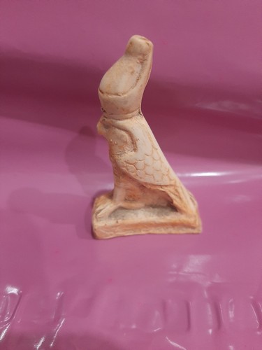 Seated beige horus - beige,