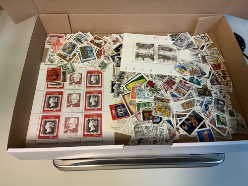 All world 1kg - 1kg, stamps