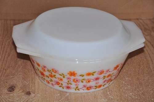 Arcopal milk glass - glass, casserole