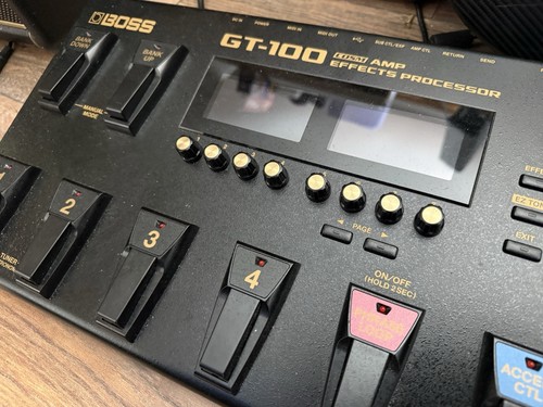 Boss 100 multi effects - boss, multi-effects