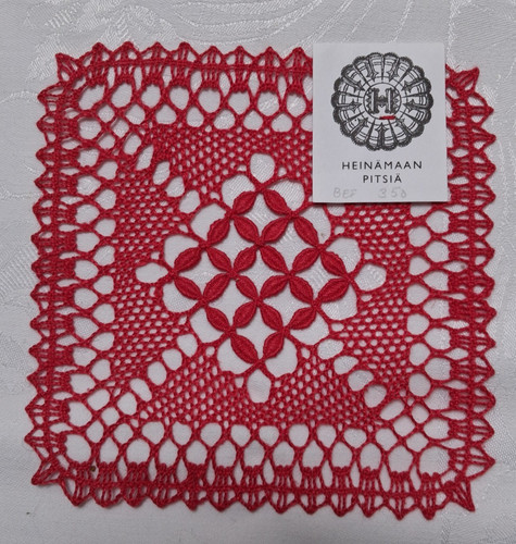 Vintage red hand - hand, crochet