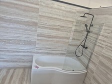 Ex Display 1700 shower bath, with shower screen  and  Black Bath Filler Waste