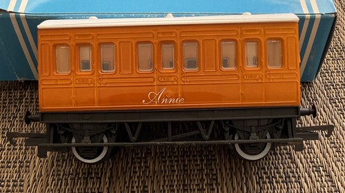Hornby 110 annie coach - hornby, ho/oo