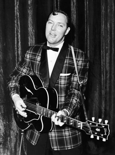 Bill haley posed with - bill, gibson