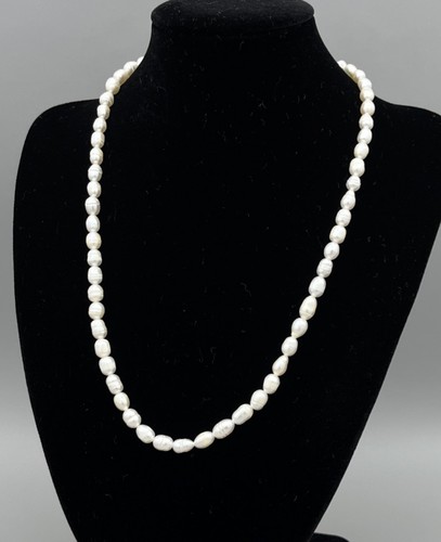 Freshwater pearl necklace - yr,