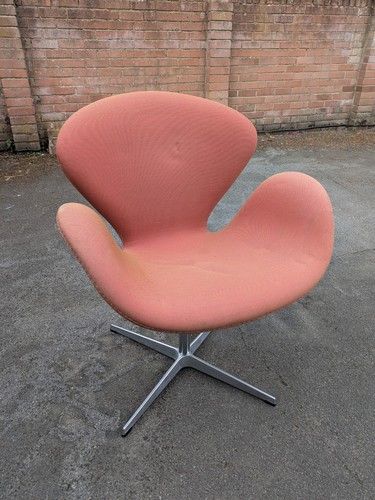Famous designer arne jacobsen - designer,
