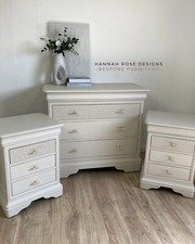 Stunning Solid Wood Bedroom Set - Available In Any Colour - Can Deliver
