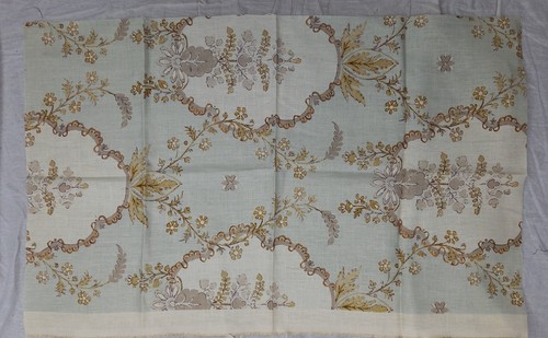 Lewis wood fabric remnant - +,