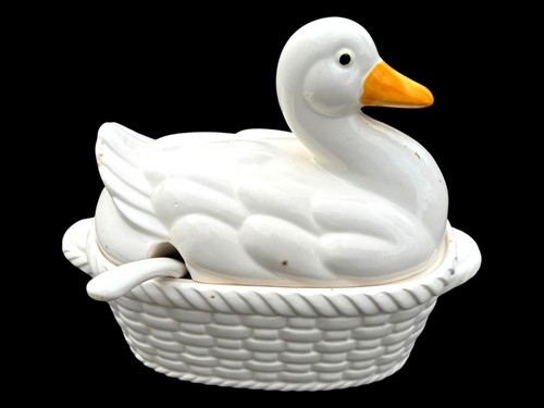 Vtg ceramic nesting duck - vtg.,
