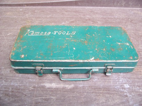 Vintage green metal - green,