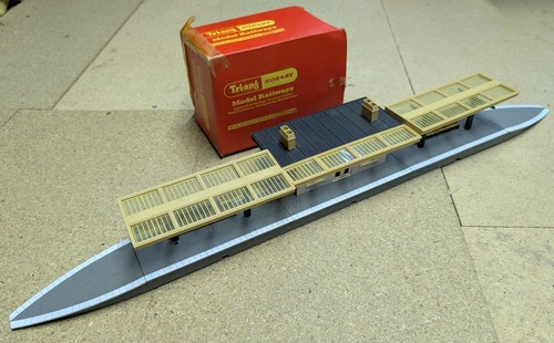 Triang hornby station set - station,
