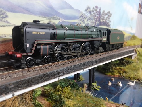 Hornby r2104 britannia - hornby, (oo)