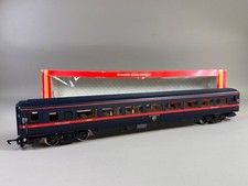 Hornby R4074 GNER Mk4 Open 1st Coach OO GAUGE