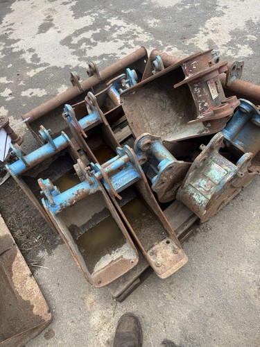 Jcb mini digger buckets - mini,