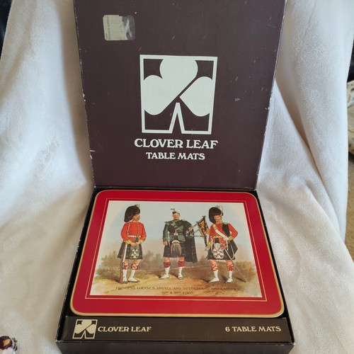 Vtg clover leaf - clover, mats