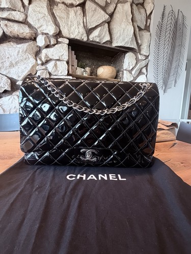 Chanel jumbo classic quilted - chanel,