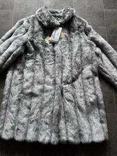 Beautiful New Size L Dennis