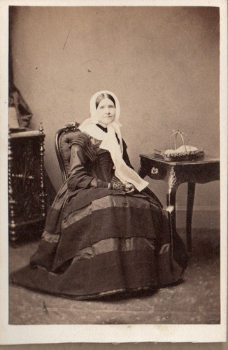 London cdv lady named mrs - london,
