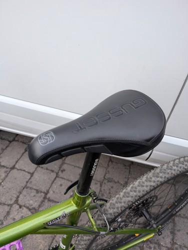 Gusset pivotal saddle - gusset,