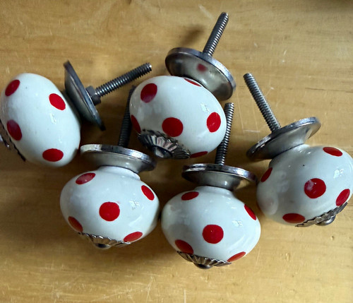 Set ceramic cabinet - of, knobs