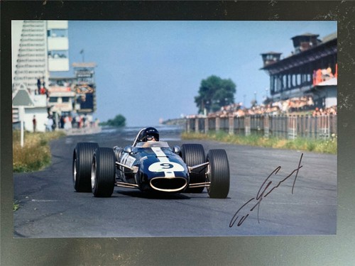 Sutton signed 16x12 - photo, dan