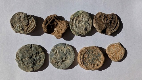 Byzantine lead seals lot 8 - lead, of