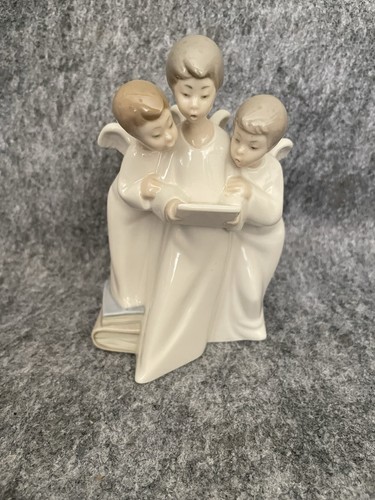 Nao lladro porcelain - by,