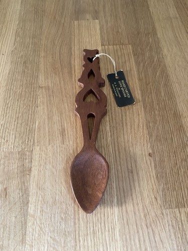 Hand carved welsh love - hand,