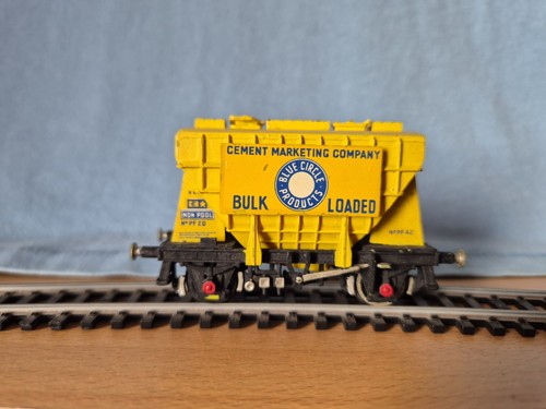 Gauge blue circle - gauge, cement