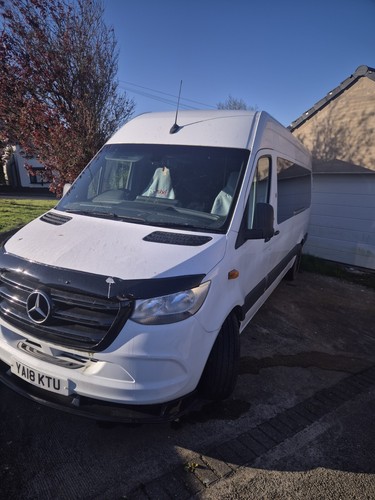 Mercedes sprinter race van - mercedes,