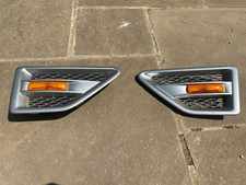 FREELANDER 2 FRONT WING GRILLE PAIR - GENUINE LAND ROVER FL2 PARTS - SILVER