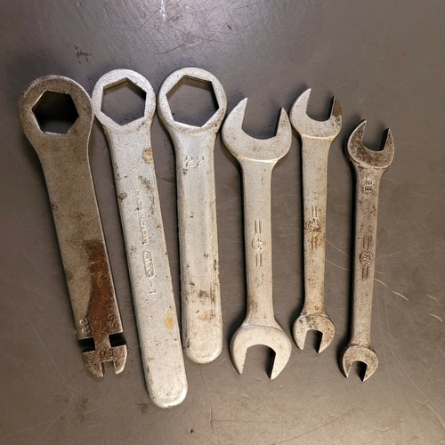 Lot vtg motorcycle kit - 6,