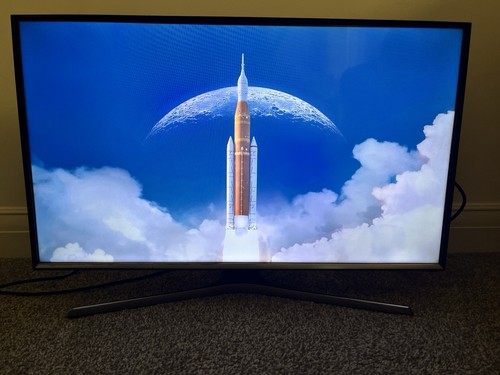 Samsung smart tv - 32”,