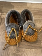 Bastien Hiawatha Huron Suede Leather Beaded Fur Soft Sole Baby Moccasins Size 4