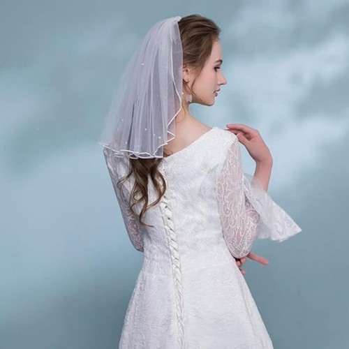 Bridal pearl veil comb - on,