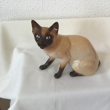 large Sylvac siamese cat