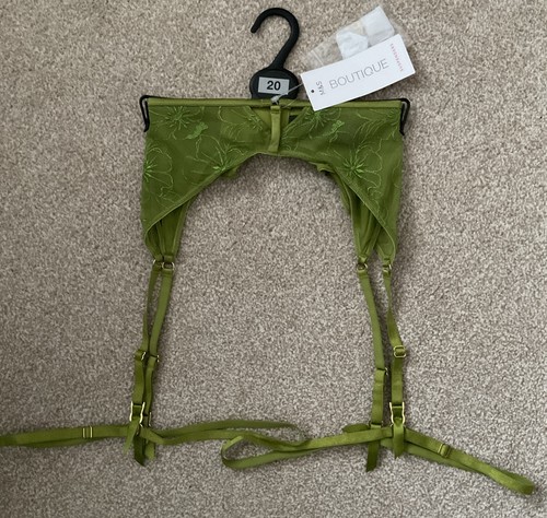 20 boutique embroidered - m&s, sz