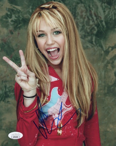 Miley cyrus signed 8x10 - miley, photo