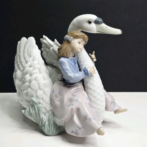 Lladro 5704 swan song with - 5704,