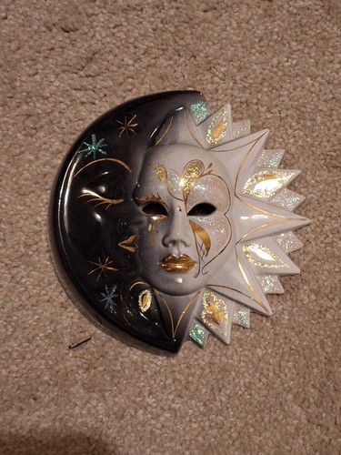 Porcelain hanging wall mask - hanging,