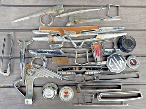 Various car badges - , /
