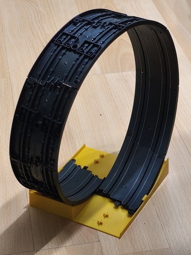 Micro scalextric scale - 1:64,