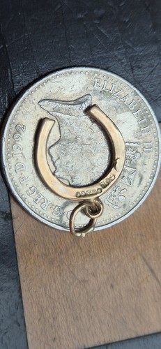 Antique 9ct horse shoe charm - 9ct,